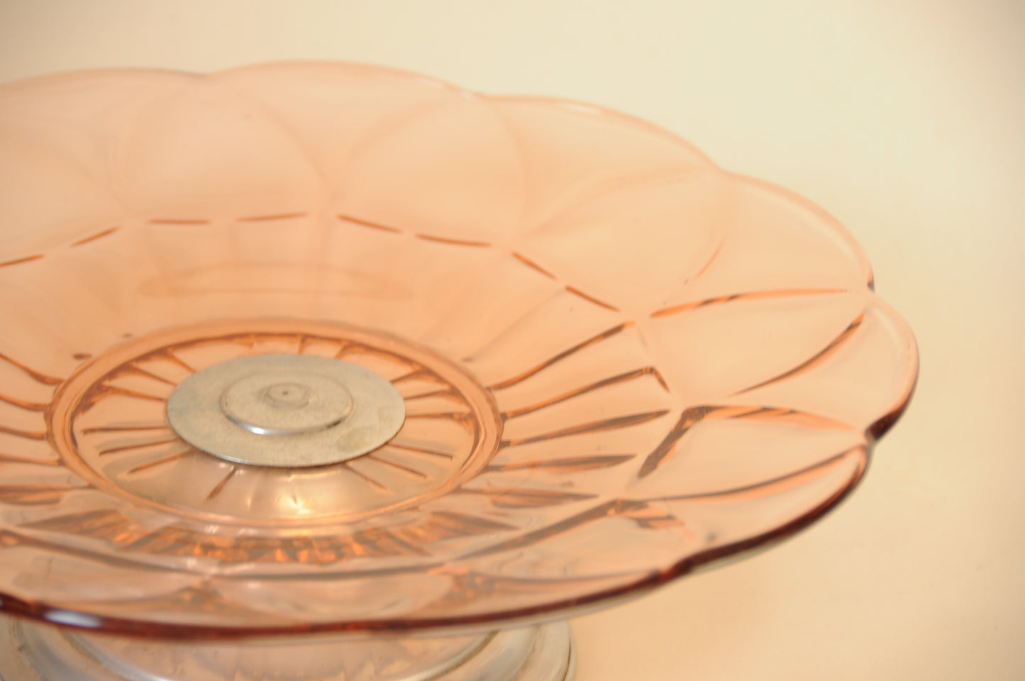 COUPE A FRUITS ART DECO EN VERRE ROSE