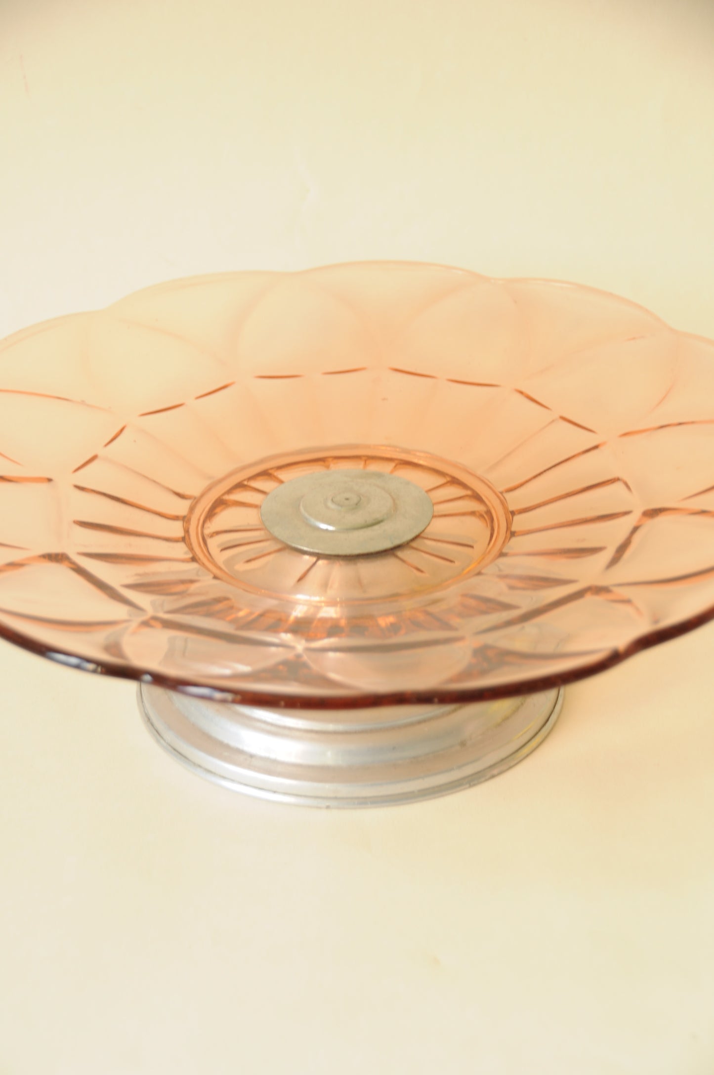 COUPE A FRUITS ART DECO EN VERRE ROSE