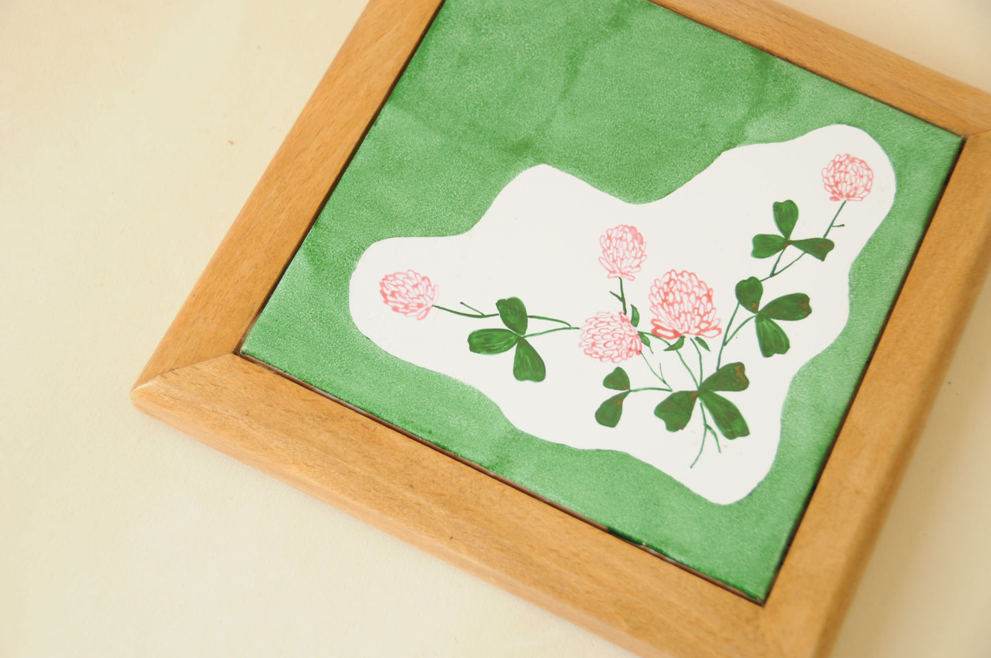 DESSOUS DE PLAT CARREAU DE CERAMIQUE VERT MOTIF FLORAL