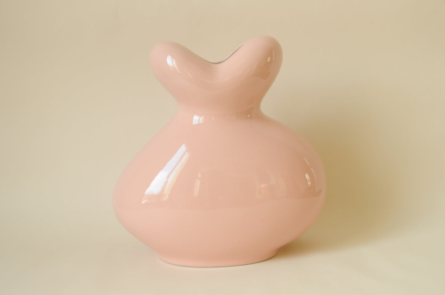 VASE DESIGN FORME LIBRE EN CERAMIQUE ROSE
